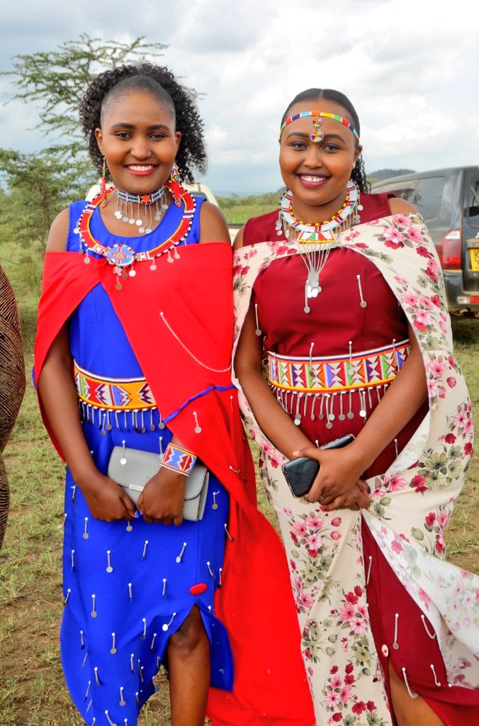 Let me show you beautiful women in case you've not seen any today.

Happy Friday..