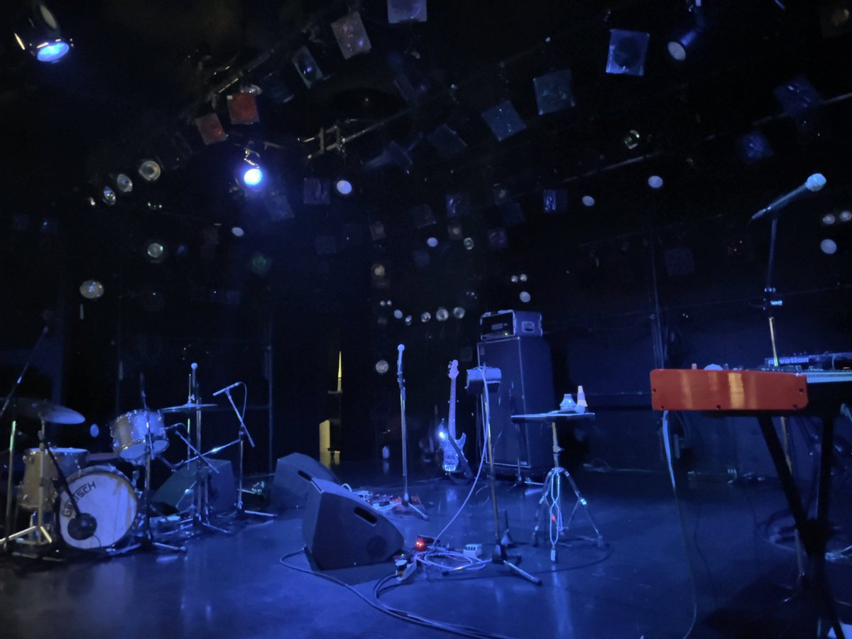 WalkingOnTiptoe's tweet photo. 新年ライブ初めがEORという贅沢🔴
脳にドーパミンドゥバドゥバ🧠 #EntityofRude #EOR
#YATTARUDEMAN
ありがとうございました https://t.co/DJF2T3dhI6