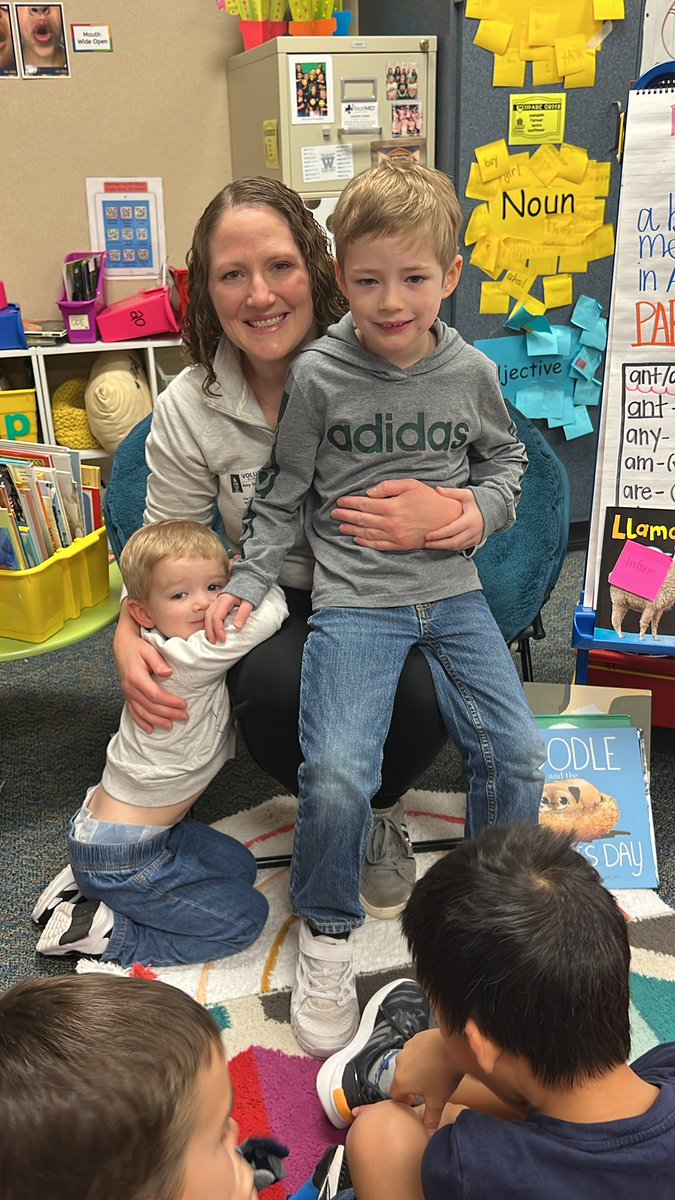 Thank you so much to our volunteer mystery reader Mrs. Smith! We had a wonderful time reading books about dogs and dragons this morning :) We will ALWAYS break for books!! #mysteryreader #twehowl #happyfriday <a href="/TWEHowl/">Tom Wilson Elementary</a>