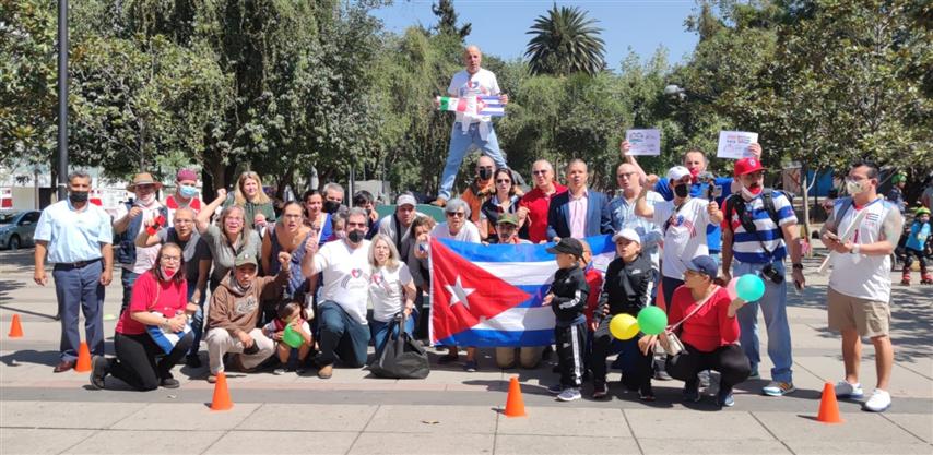 El fortalecimiento de los vínculos entre #Cuba y los cubanos en el exterior es continuo, irreversible y permanente.

Mantenemos un intercambio fluido con nuestros compatriotas que se unen a nuestros reclamos internacionales, la condena al bloqueo y a la política hostil de EE.UU.