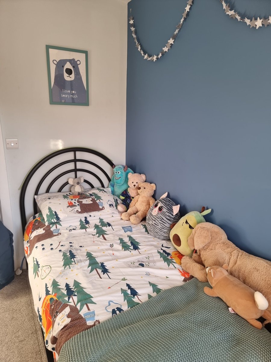 sazzalop's tweet photo. @yr2melthamce Seb's new bed that he really wants Miss Varley to see 😊🥰 https://t.co/JQkzN2jsCM