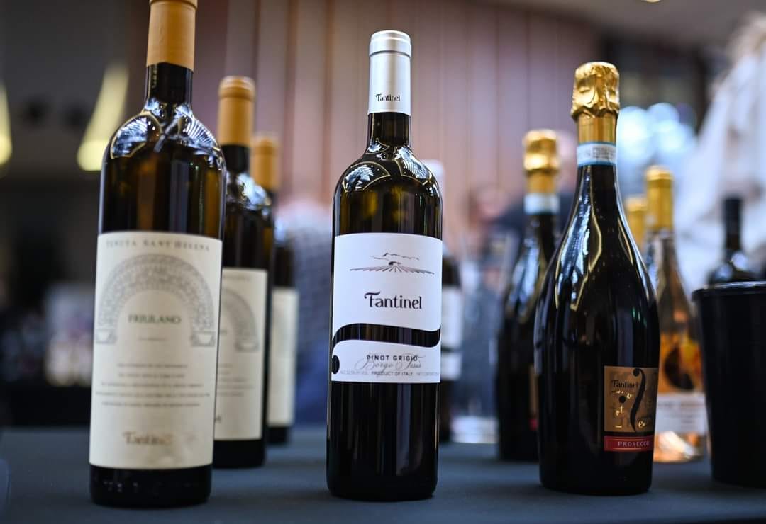 FantinelWinery's tweet photo. From the plain to the hill, from the prestigious whites to the powerful reds up to the sophisticated sparkling wines, #Fantinel #winery, with its various collections, offers a complete and premium expression of #FriuliVeneziaGiulia #wine production. https://t.co/XbfF2v62AD
