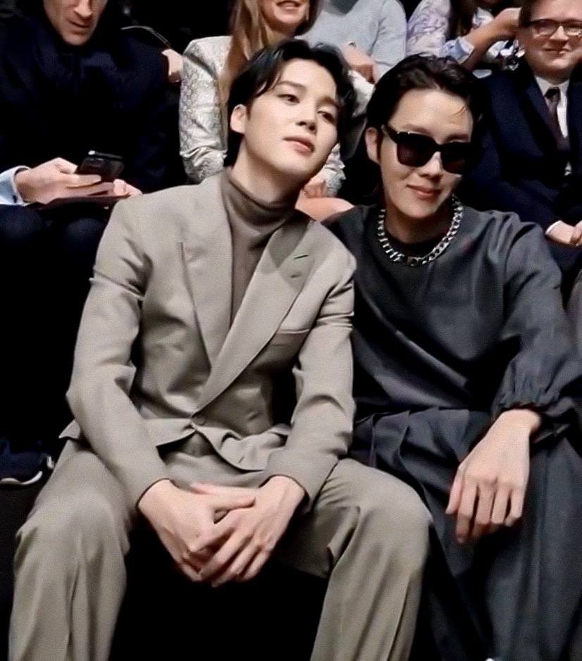 с Саньком (не геи)