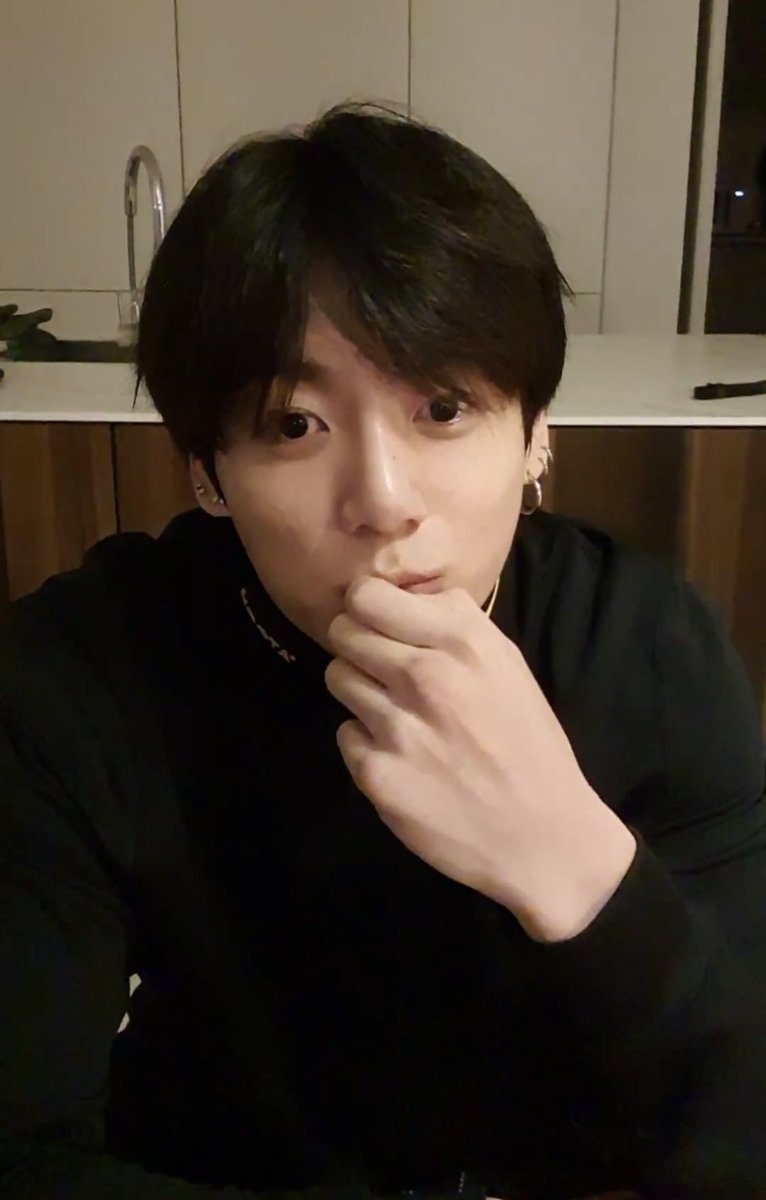 arjk0901's tweet photo. 정구기 보고싶다 🥹🥹

I vote #LeftandRight for #BestMusicVideo at #iHeartAwards https://t.co/bhQ0wcYpgE