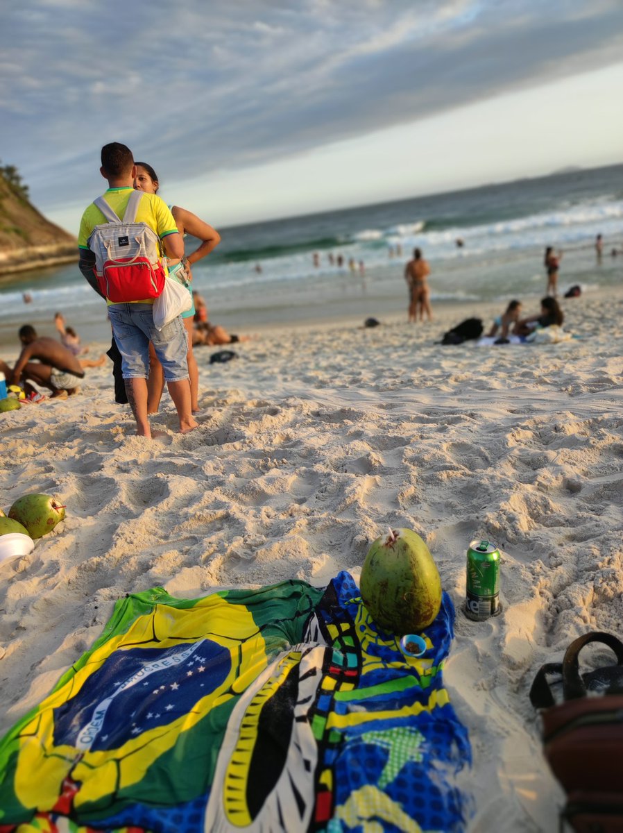Ervadoce27's tweet photo. Aquela praia rolou gostosinho.... 🌞😏 https://t.co/cvmi22rOF6