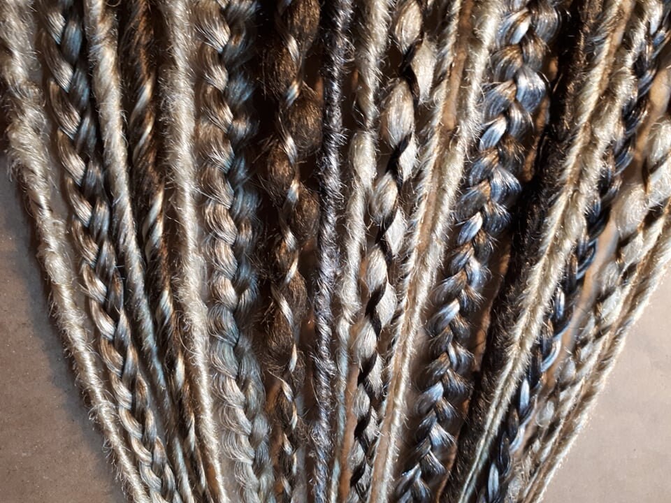 K_Dreadlocks's tweet photo. Thanks for the kind words! ★★★★★ "Aussitôt arrivé, aussitôt posé!!! Produit costum selon ce que tu veux!!! 👌🏻 les dreads sont très beaux!!! Si tu as des questions, Meaghan répond à tout!! J'aurais dû les prendre plus longue! C'est clair que je recommande ici!!! ♥️" https://t.co/w1Yn23CFhQ