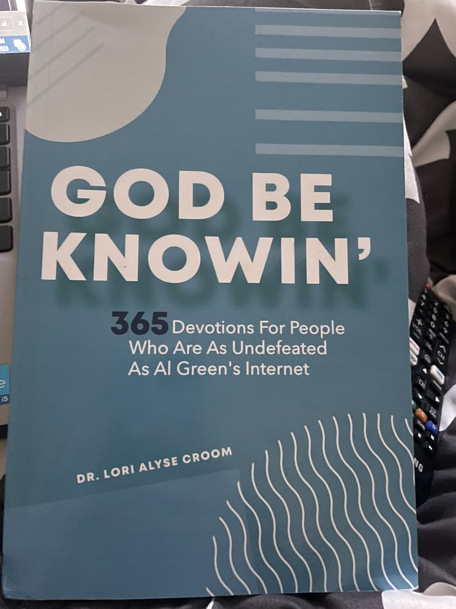 AshleyBaker_21's tweet photo. GO GET THIS BOOK YALL! Highly recommend!

So grateful to my sissy @deshaun_monique for this😩🙌🏾 https://t.co/UMqFybBIU8