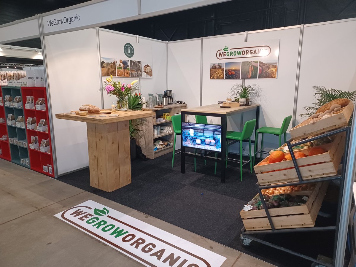 Brood op de plank. Dat was het thema van WeGrowOrganic op de #Biobeurs afgelopen dagen. hetgraanschap.nl  schaalt komend jaar haar project op met 80 tot 100ha #biologische tarwe voor duurzaam Nederlands brood. Teel je mee? wouter@wegroworganic.nl voor meer informatie