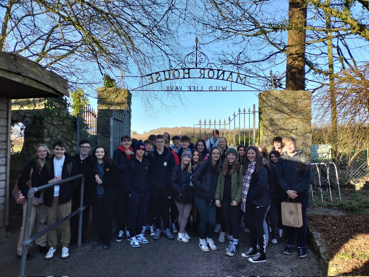SjbPsy's tweet photo. Many thanks to @ManorWildlife and @Main_MACS for an excellent educational visit and animal behaviour talk with the lemurs for our sixth form pupils today. https://t.co/d7XEUxzZET