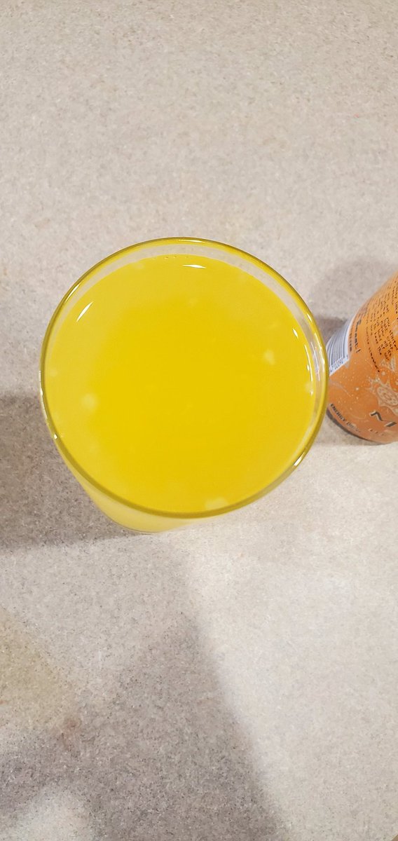 lilthanh19's tweet photo. This is a first. Cracked open an ultra sunrise and saw chunks, so I poured it into a glass. @MonsterEnergy what is this?? https://t.co/NCNX7OMvmK