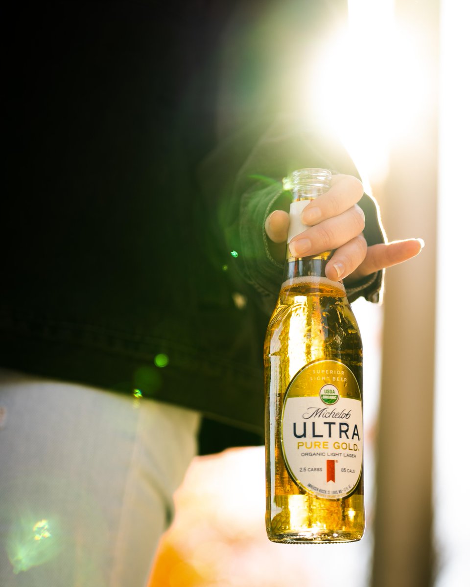 Pop the top, and let the sunshine in. @MichelobULTRA 

#organicbeer #michelobultra #goldenhour #sunshineday #puregold
