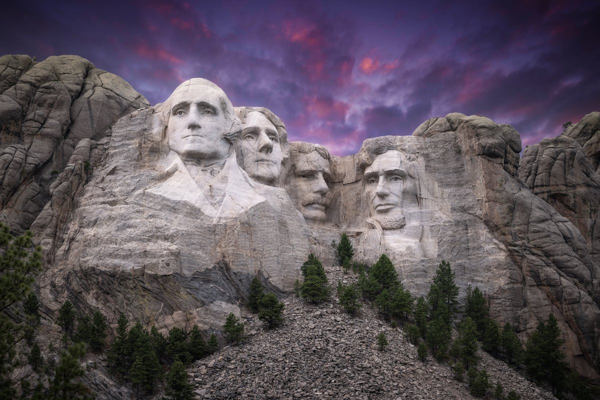 Did you know it’s free to visit Mount Rushmore? Just plan to pay $10 for parking, or $5 if you’re a senior. Learn more at mtrushmorenationalmemorial.com. #MtRushmore #MountRushmore #VisitSouthDakota #SouthDakota #XanterraTravel