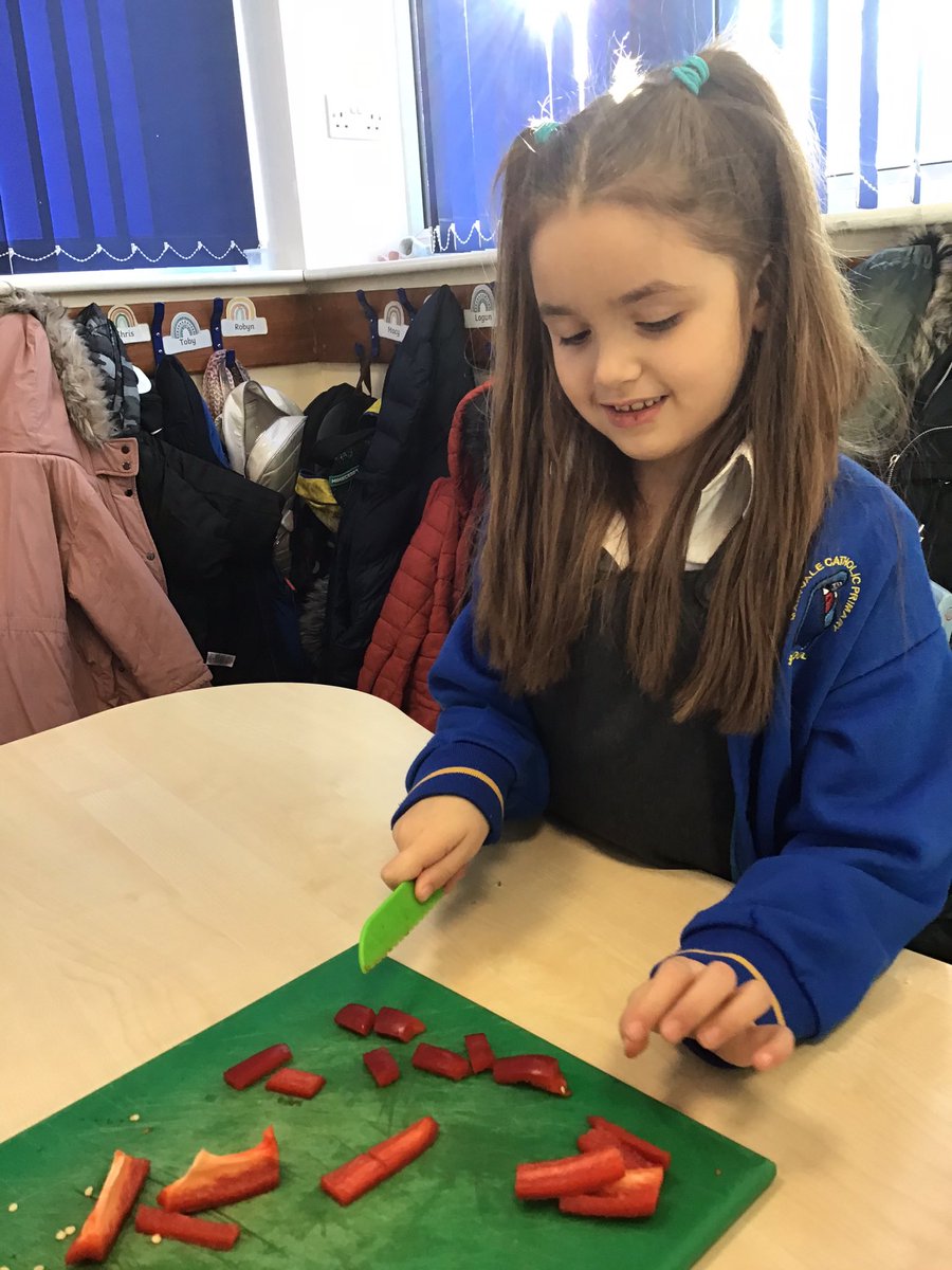 MaryvaleBham2's tweet photo. We are practising how to cut fruit and vegetables safely - ready to invite parents in for our wrap making session. #whatWeDoIn2 https://t.co/FHuFLLdqk8
