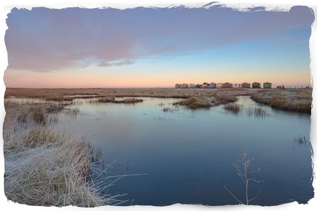 Cold start #sunrise #landscape #greatbritishcoast #seasalter #whitstable #frost #cold #winter #huts @WhitstableLive @GoWhitstable @StormHour