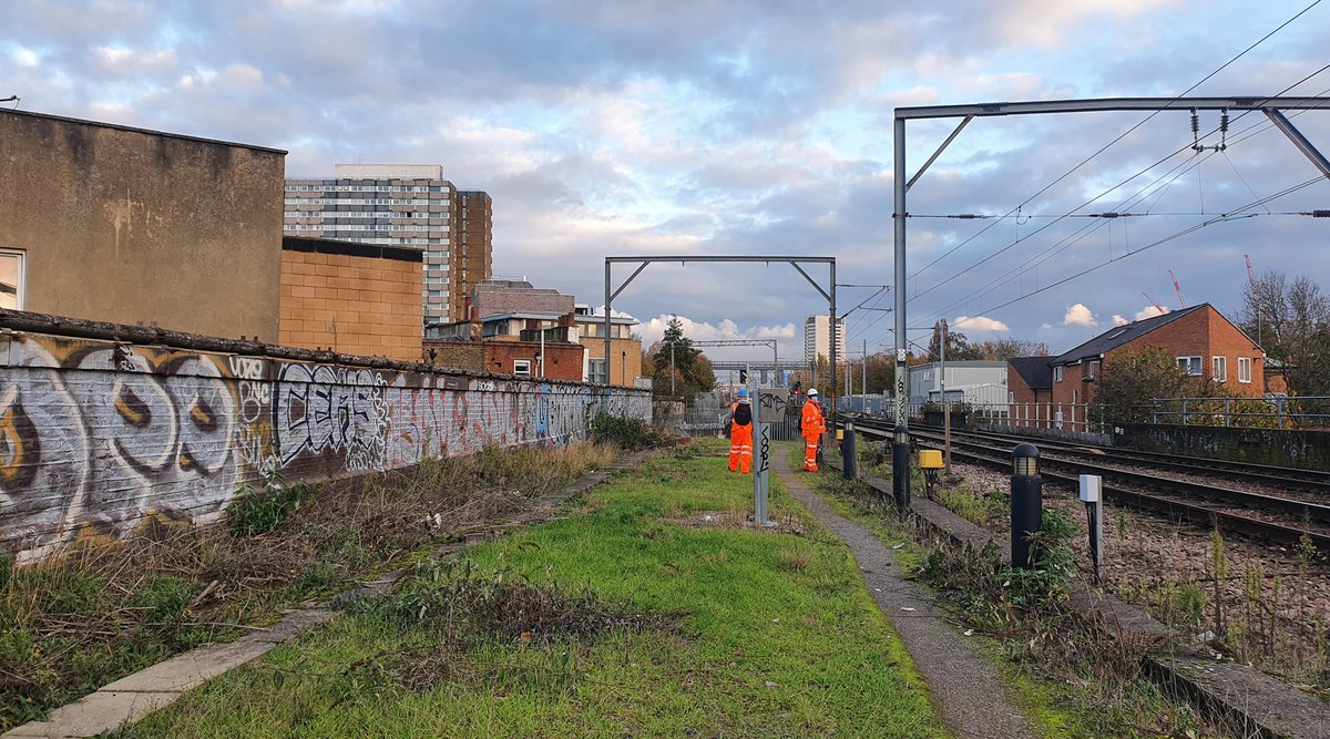 ianvisits's tweet photo. Plans to convert a disused railway in North London into an elevated walkway for pedestrians have been given the go-ahead after Camden Council granted planning permission for the first section of the highline walkway.

https://t.co/JiYg7d008h https://t.co/x8TtK1rX3Y