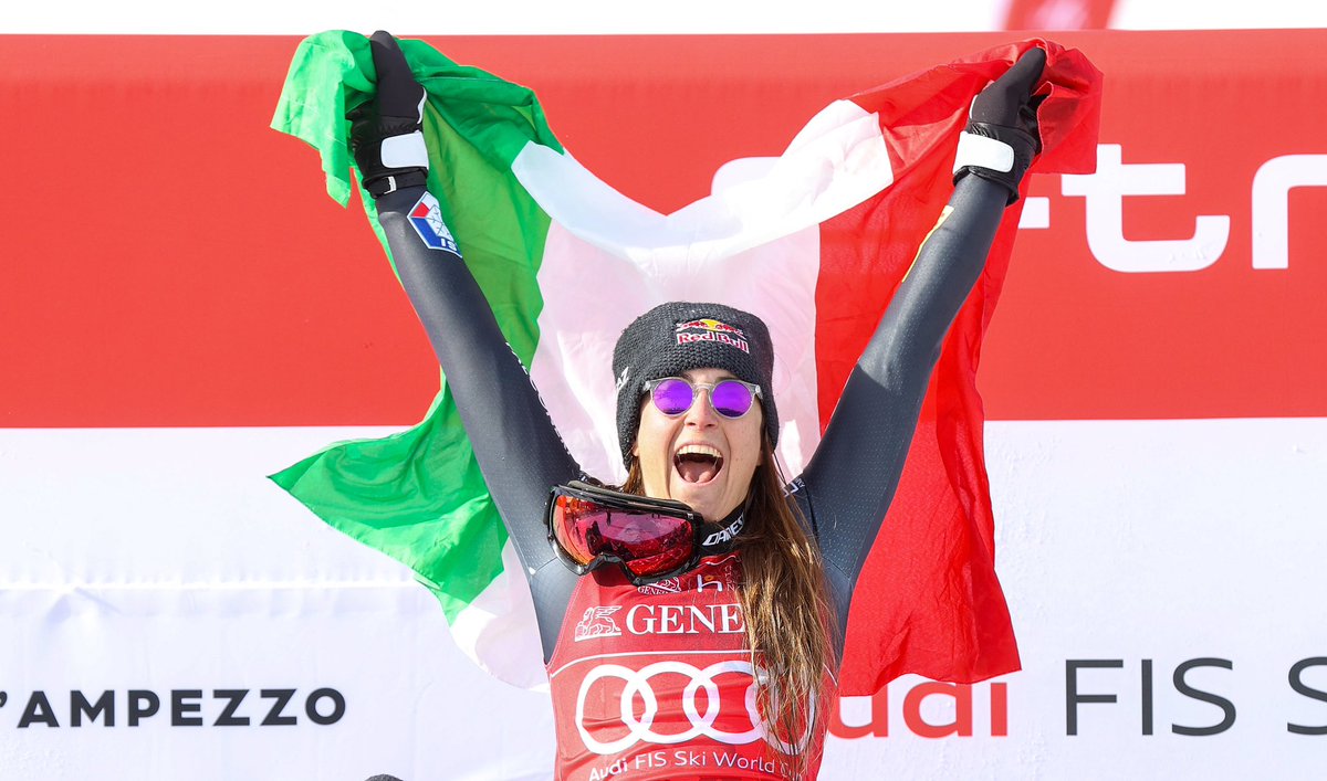 goggiasofia's tweet photo. Io il tricolore lo amo 🇮🇹❤️
Cortina: Buona la prima! 
Focus su domani 🔥 https://t.co/C3wzSZUHjK