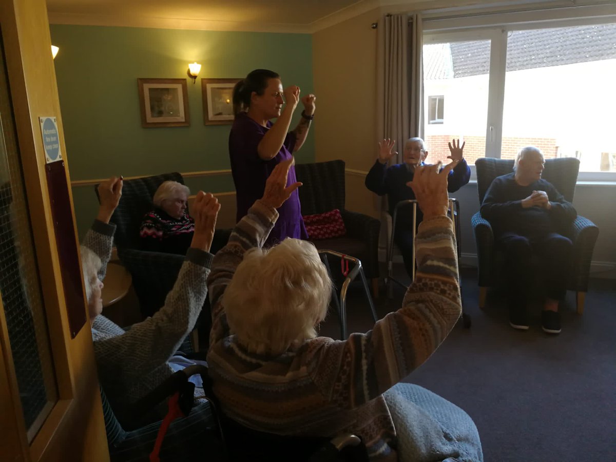 OakleighCH's tweet photo. If in doubt, zest about! ๐๐ปโโ๏ธ๐ #zest #activities #exercise #keepingfit #dementia #social #fun #winning #oakleigh @anchorzestwell1 @AnchorLaterLife https://t.co/pudIxMvAyv