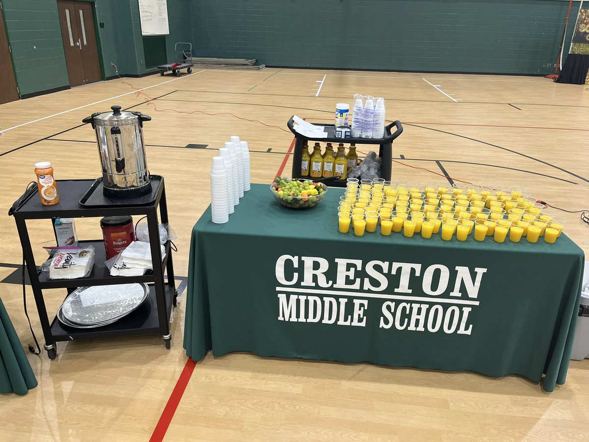 Huge turnout for our Honor Roll Breakfast this morning. It was great to see so many scholars and their caregivers at the event!!! #CrestonPride #Cyclones #WarrenWill