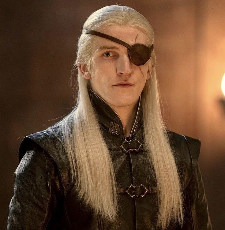 _c4rrot's tweet photo. Kim Kardashian has purchased Aemond Targaryen's eye patch for $550k, TMZ reports. https://t.co/TwoHV4rIIl
