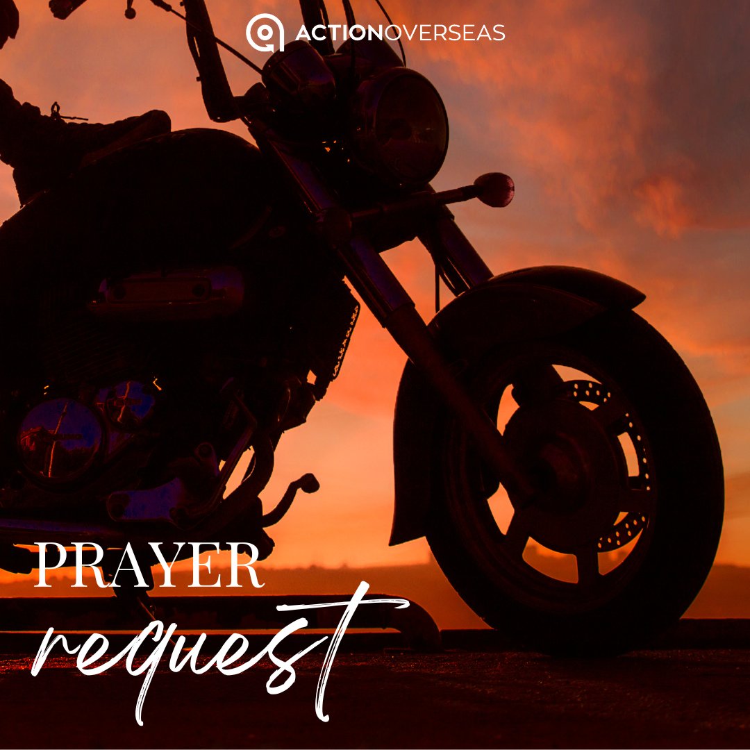 ActionOverseas's tweet photo. Please pray for a Sri Lankan pastor who was thrown from his motorbike by a drunk driver along with his wife and daughter. They have all suffered 2 broken legs. Doctors have operated but told them they wont walk for at least 3-6 months. https://t.co/t5x6A5nvBs