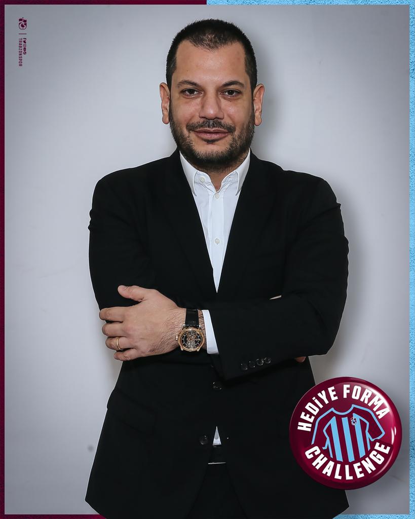 Başkanımız Ahmet Ağaoğlu'nun başlattığı #HediyeFormaChallenge kampanyasına Asbaşkanımız Ertuğrul Doğan da Yomra ve Arsin’deki okullara hediye edilmek üzere 11.461 forma satın alarak katıldı.

Asbaşkanımıza teşekkür ediyor, tüm Bordo-Mavi sevdalılarını bu kampanyaya davet ediyoruz