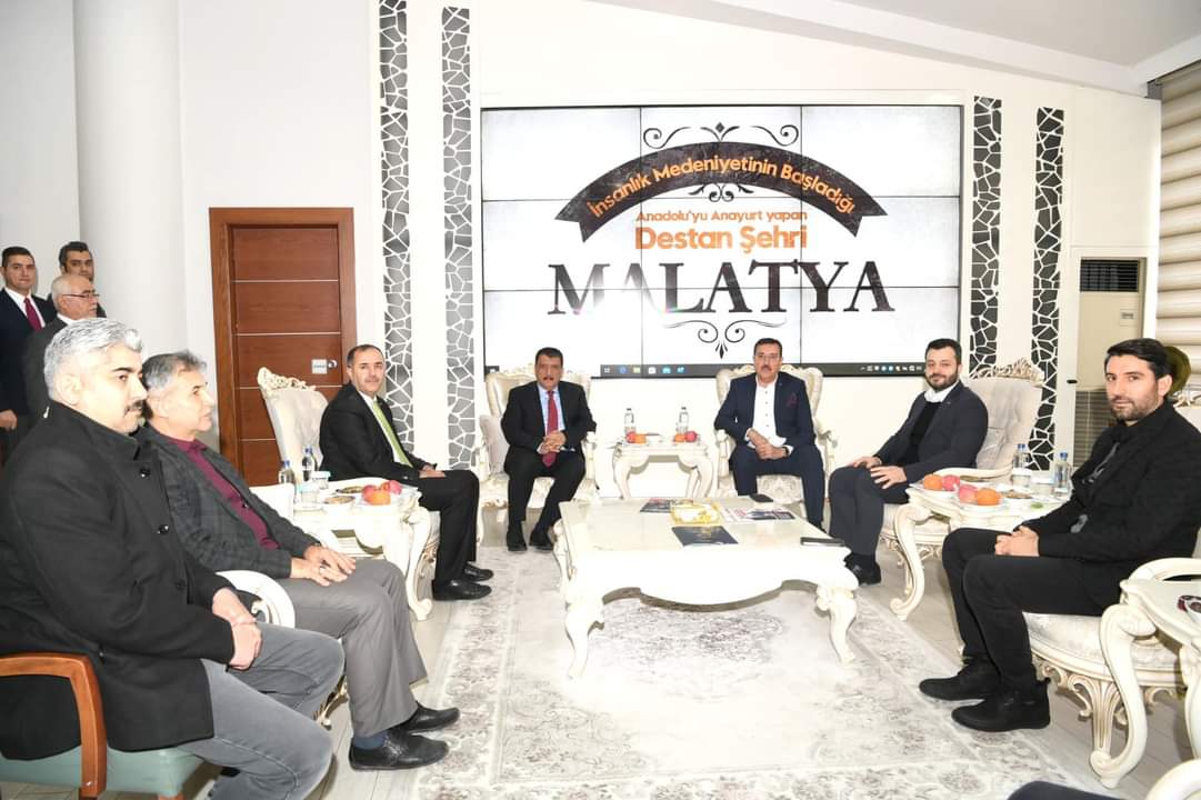 📍Genel Başkanımız Abdullah Ceylan ve YK üyelerimiz, Malatya programı çerçevesinde Büyükşehir Belediye Başkanı Selahattin Gürkan ve AK Parti Malatya milletvekili Bülent Tüfenkci’ye ziyarette bulundu.✨