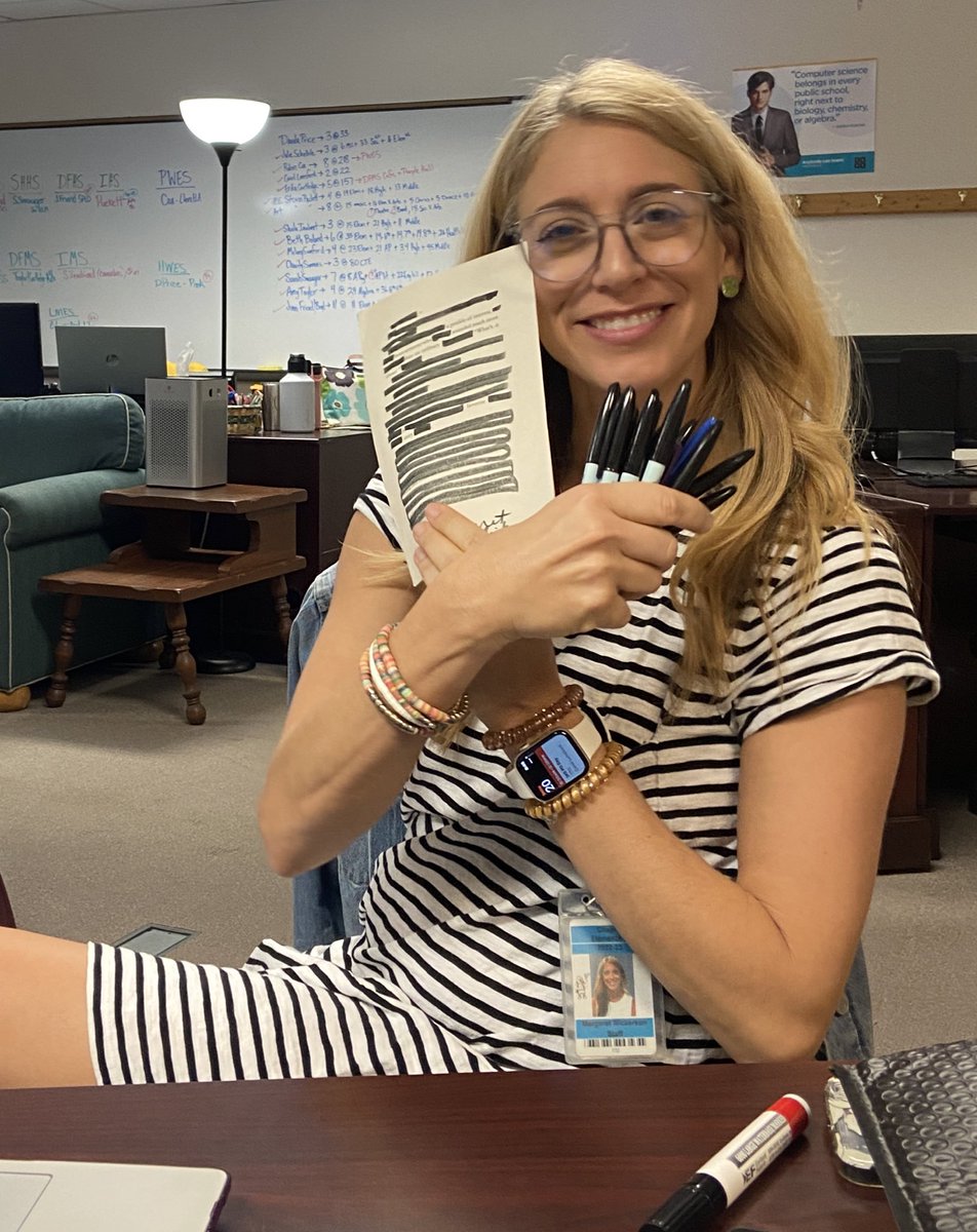 hreitDIS's tweet photo. Blackout poetry icebreaker activity w this cutie!! #FabuDIS5 @MNickerson_DIS https://t.co/qPwMI0RwxY