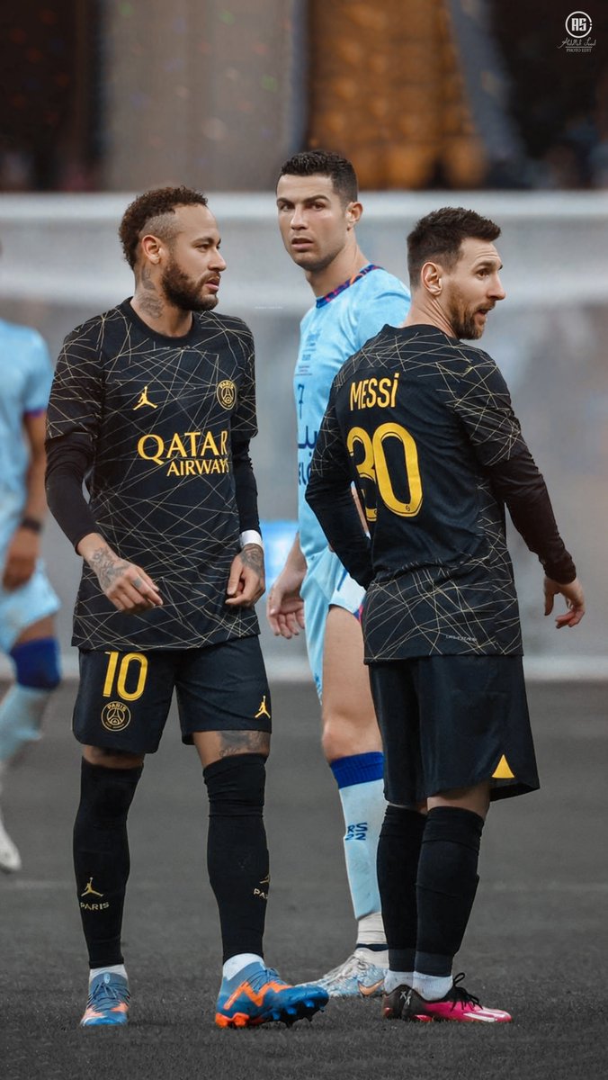 Abdullah10Saad's tweet photo. An Iconic Match ⚽
Messi x @Cristiano @neymarjr
#Messi𓃵 #Ronaldo #Neymar
#Messi4K #4KWallpaper https://t.co/FeKAJZZhUu