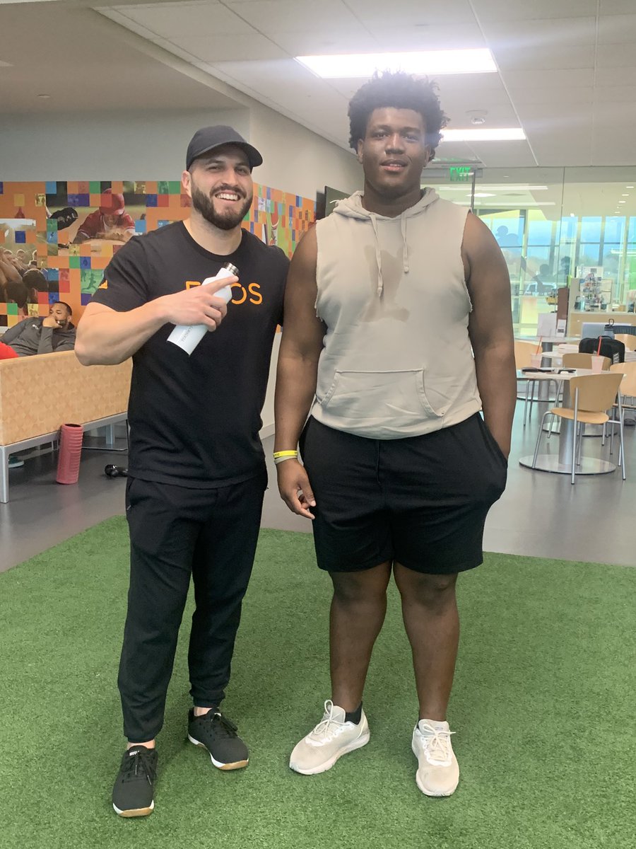 Appreciate the workout today @Coach_JacobR @TeamEXOS Worked on explosion and running form today! @FMHSRecruits @roberson_derick @CoachDEllis1914