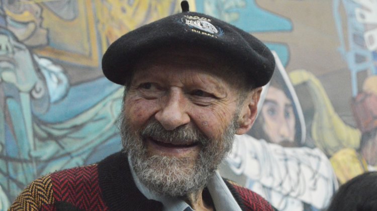 angelcareaga's tweet photo. Xavier Albó
Así hay que gastarse la vida, así hay que vivir... así 
Gracias https://t.co/J24ijj7jXc