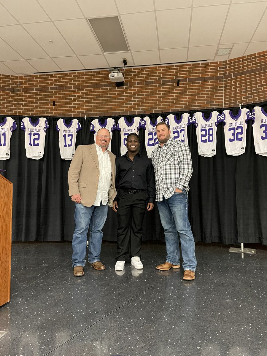 Hallsville Bobcat Football tweet media