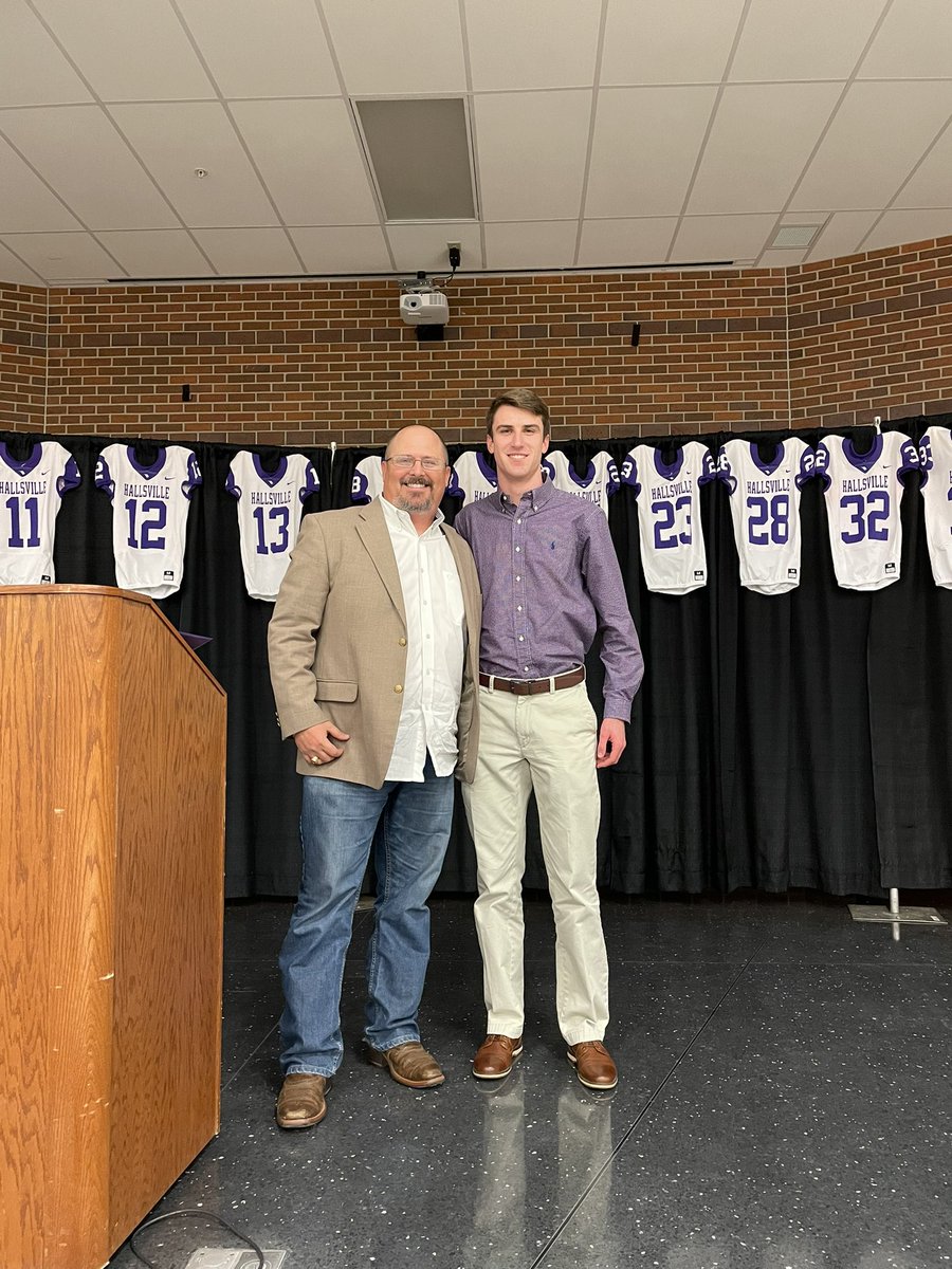 Captain’s Dinner for the 2022 Season was successful! Thank you to all who made it and good luck to the seniors who will all do big things in the next stage of their life!