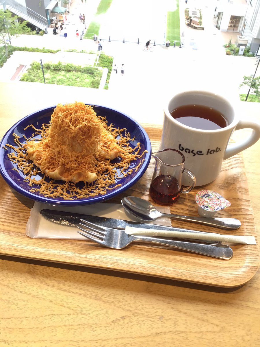 accessLabo's tweet photo. welcome to base lab.

2021年6月26日 12時49分
・へーゼルコーヒー牛乳
・ミライタワーパフェ
・キャラメルチーズクロッフル
#coffee
#カフェ #baselab #クロッフル #韓国スイーツ #オアシス21 #中部電力ミライタワー

base lab. NAGOYA TV TOWER
名古屋市中区錦３丁目6番15号3階

Have a nice day! https://t.co/SZQZyeObrS