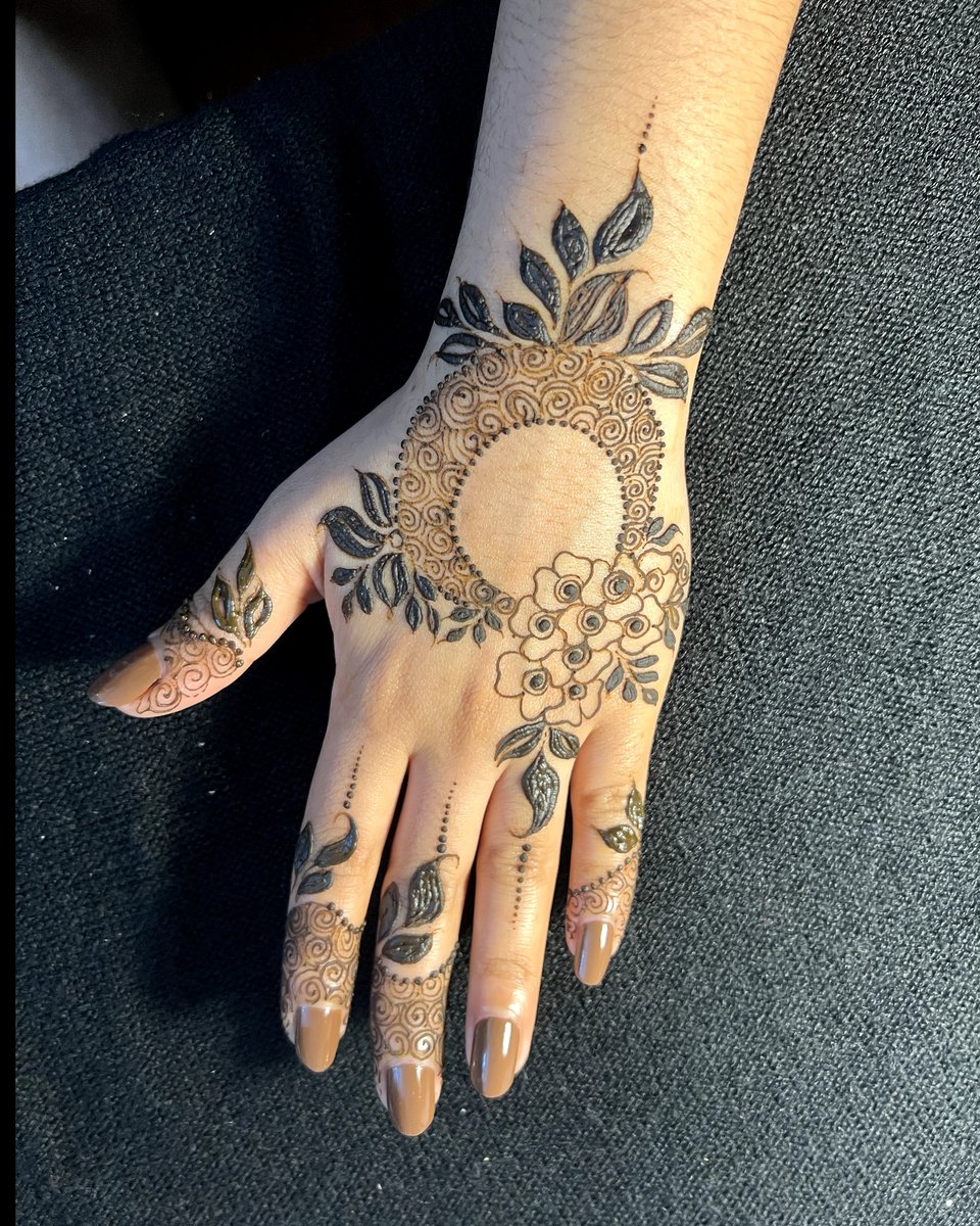 bithimaitra2's tweet photo. #henna #Mehedi #design
https://t.co/VsH3GQzIY0 https://t.co/Ar7trMQlo0
