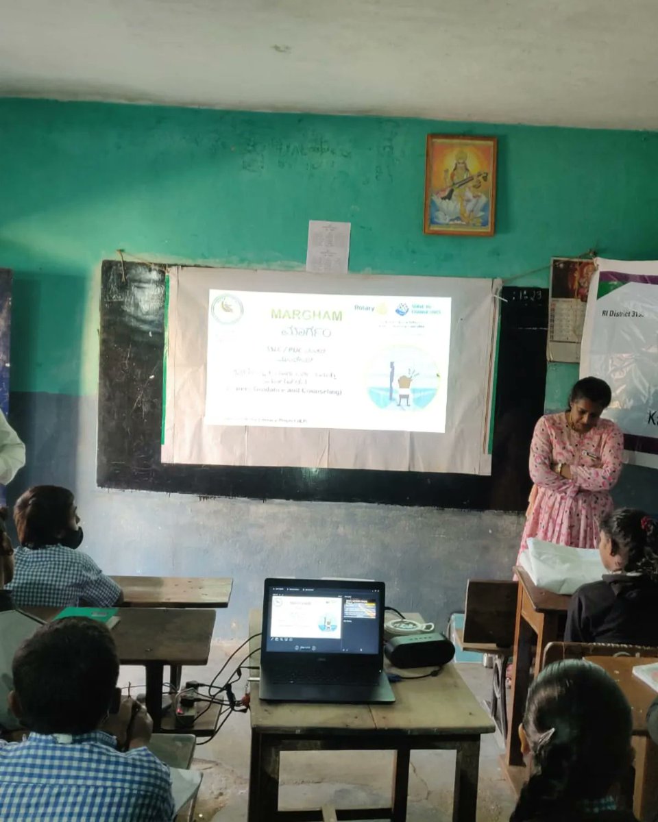 RotaryKPRoad's tweet photo. Career counselling session conducted by Rtn Geeta and Rtn Divya from Rotary Bengaluru Kanakapura road at Anekal for 60 students , which was very helpful for them. https://t.co/wnVQ8oEUcT