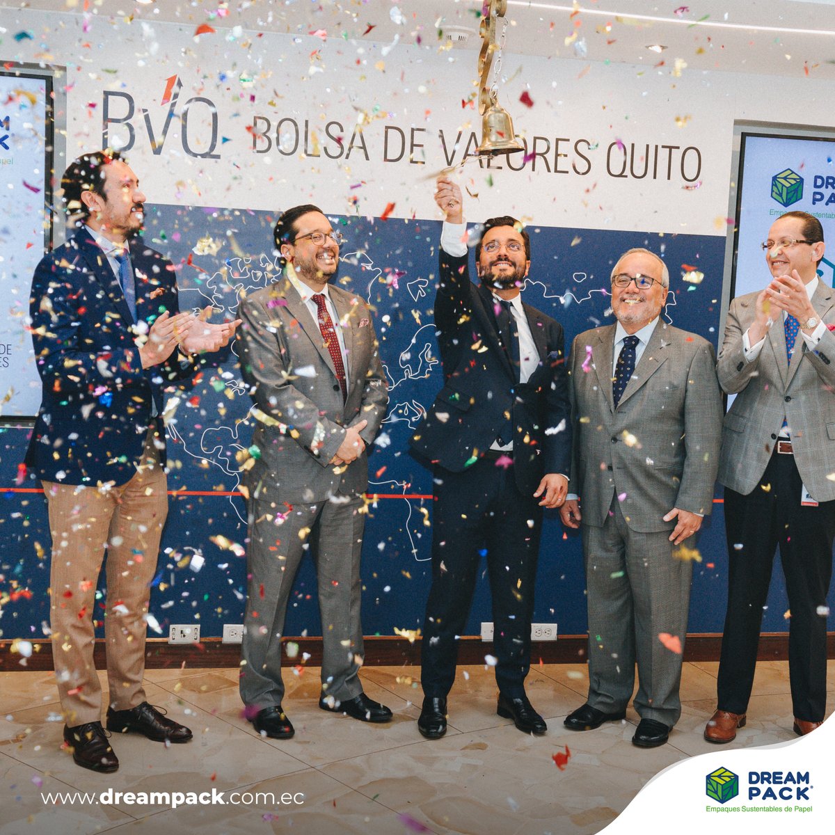 Dreampack_ec's tweet photo. ¡Nuestro primer #CampanazoBVQ!
Conmemoración por la Cuarta Emisión de Obligaciones en la Bolsa de Valores Quito. Pasos firmes y solidos para alcanzar nuestra meta de convertir al país como un referente de Latinoamérica en empaques sustentables de papel para el sector de alimentos https://t.co/6dU0i2ZWxG