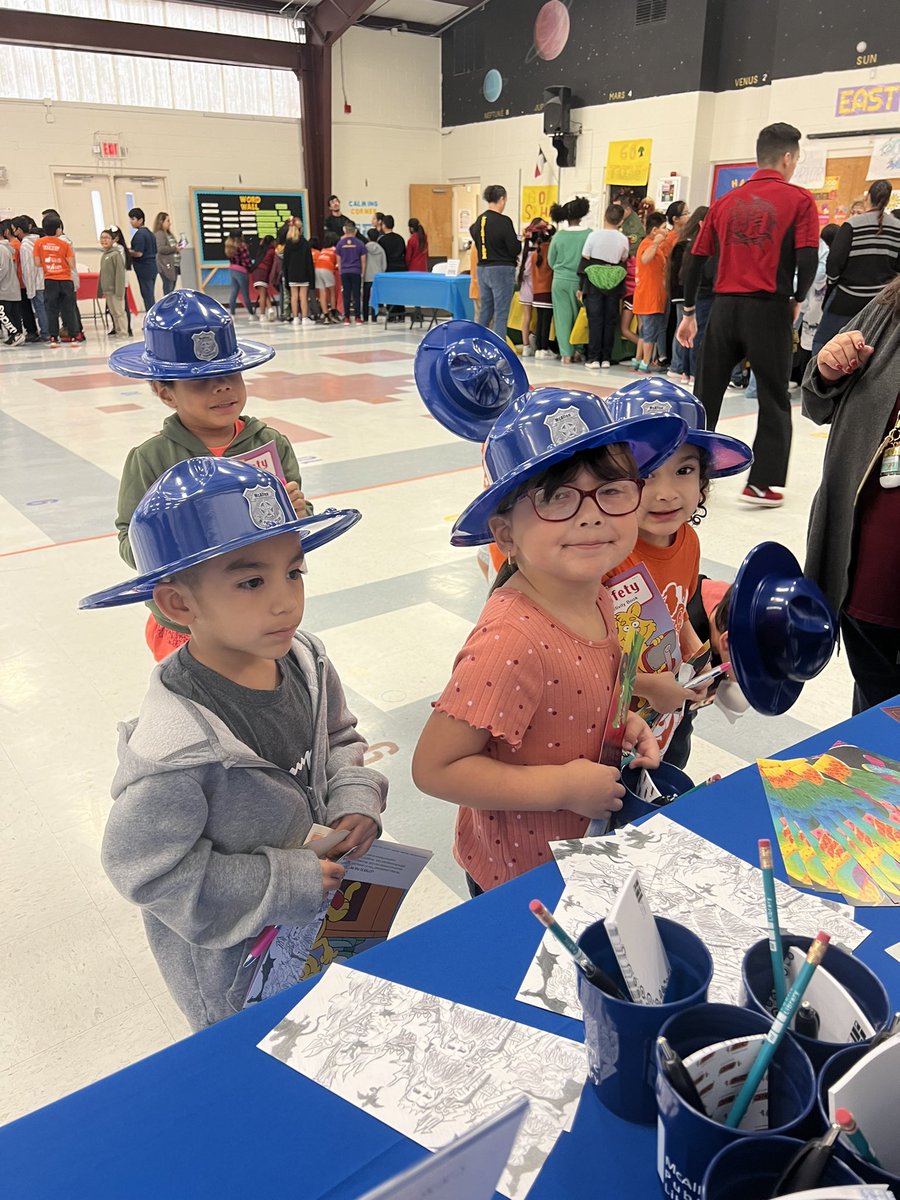 CounselorMISD's tweet image. Great job Wilson Elementary in organizing an excellent career fair for the students! A special thank you to the counselors! ❤️❤️❤️#studentsarethefuture #wilsonelementary #mcallenisd