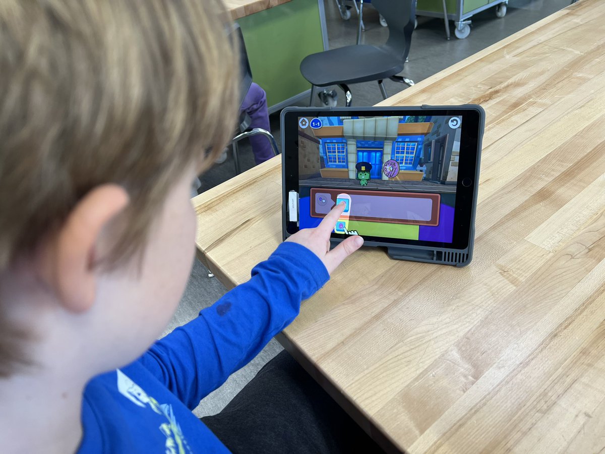 MrWaltersSTEM's tweet photo. All grades have been coding these past few weeks. STEM leaders have been helping guide younger students to write and understand algorithms. Younger grades have been using Code Spark and https://t.co/PYRIvr79ci. Older grades are using Scratch to create games.
#STEM @OakRidgeMagnet https://t.co/ZZ9ZBJCasc