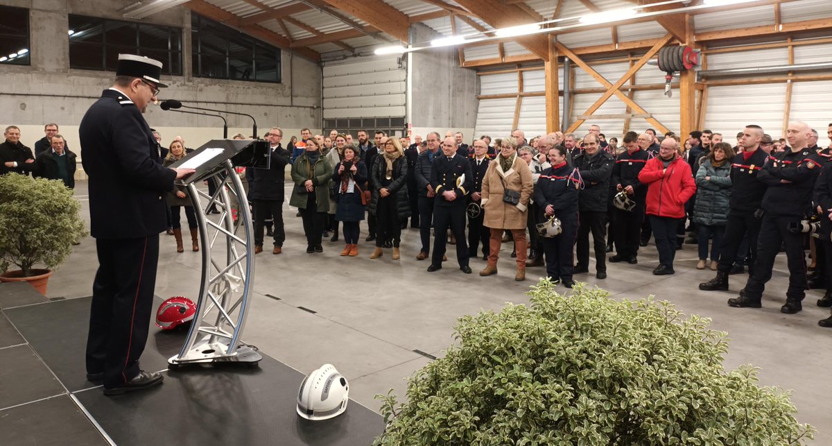 Sapeurs-Pompiers 50 (@sdis50) on Twitter photo Le <a href="/SDIS50/">Sapeurs-Pompiers 50</a> a célébré, mardi, sa Sainte-Barbe départementale à l'Etat-Major. Le Col Sorieul, directeur #sdis50 et M. Perissat <a href="/Prefecture50/">Préfet de la Manche 🇫🇷</a> ont, à cette occasion, remis plusieurs médailles aux #sapeurspompiers et personnels #PATS.
La cérémonie en images📸: facebook.com/SDIS50/posts/p… Le <a href="/SDIS50/">Sapeurs-Pompiers 50</a> a célébré, mardi, sa Sainte-Barbe départementale à l'Etat-Major. Le Col Sorieul, directeur #sdis50 et M. Perissat <a href="/Prefecture50/">Préfet de la Manche 🇫🇷</a> ont, à cette occasion, remis plusieurs médailles aux #sapeurspompiers et personnels #PATS.
La cérémonie en images📸: facebook.com/SDIS50/posts/p…