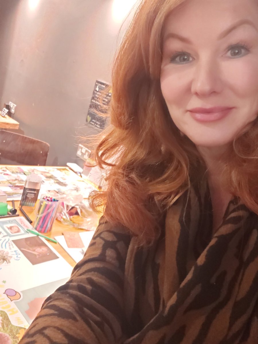 KerryDaynes's tweet photo. I am Vision Boarding today! After a long week of interviews, filming and hanging around prisons, it is time to collect my January thoughts, reflect and do some goal-setting. https://t.co/FcicZ1WLZL