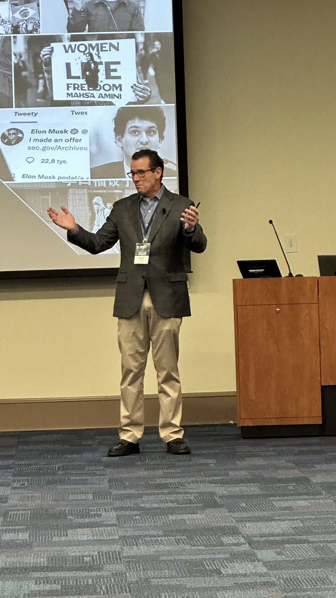 A packed house at this morning's opening session of the Florida Public Relations Association Counselors' Network Winter Symposium. Our first speaker is <a href="/EdelmanPR/">Edelman</a> president <a href="/OscarSurisIII/">Oscar Suris III</a> on navigating issues as a communications leader. #YouBelongatFPRA