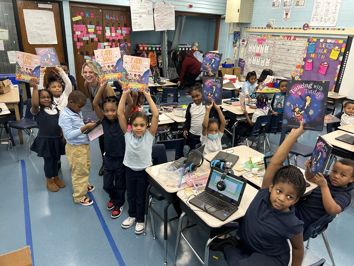 @KelseySkea @Buildscholars @PatZMiller @Kateywrites @ShumakerDebra @WoodlandAbbey @zzzyuair Thank you #TwoLions for your incredible donations to @Buildscholars and #HolidayBookDriveChi! This was an extra special delivery 📚✨