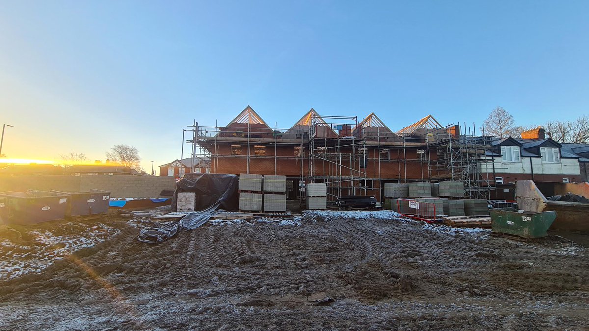 GP_DevTeam's tweet photo. Our Chain Road development is taking shape in Blackley, Manchester. This scheme, delivered by our in-house contractor @TerraNovaDev, will provide 12 homes and 20 apartments for rent. #BuildingGreatness #AffordableHousing @BowkerSadler @WhiteleyEaves https://t.co/TDpR0ZQRHa