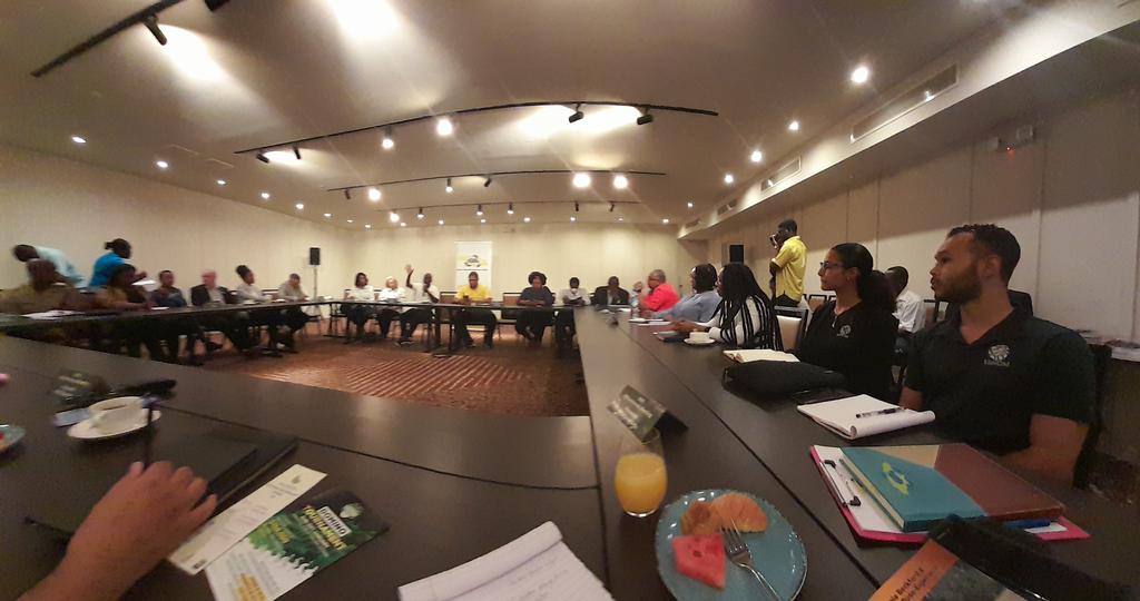 CaroleBeckford's tweet photo. Beginning the conversation about the cleaning up of #Kingston #ACleanKingston #ACleanCity #RokHotel #Kingston https://t.co/JwtwoDNgPL
