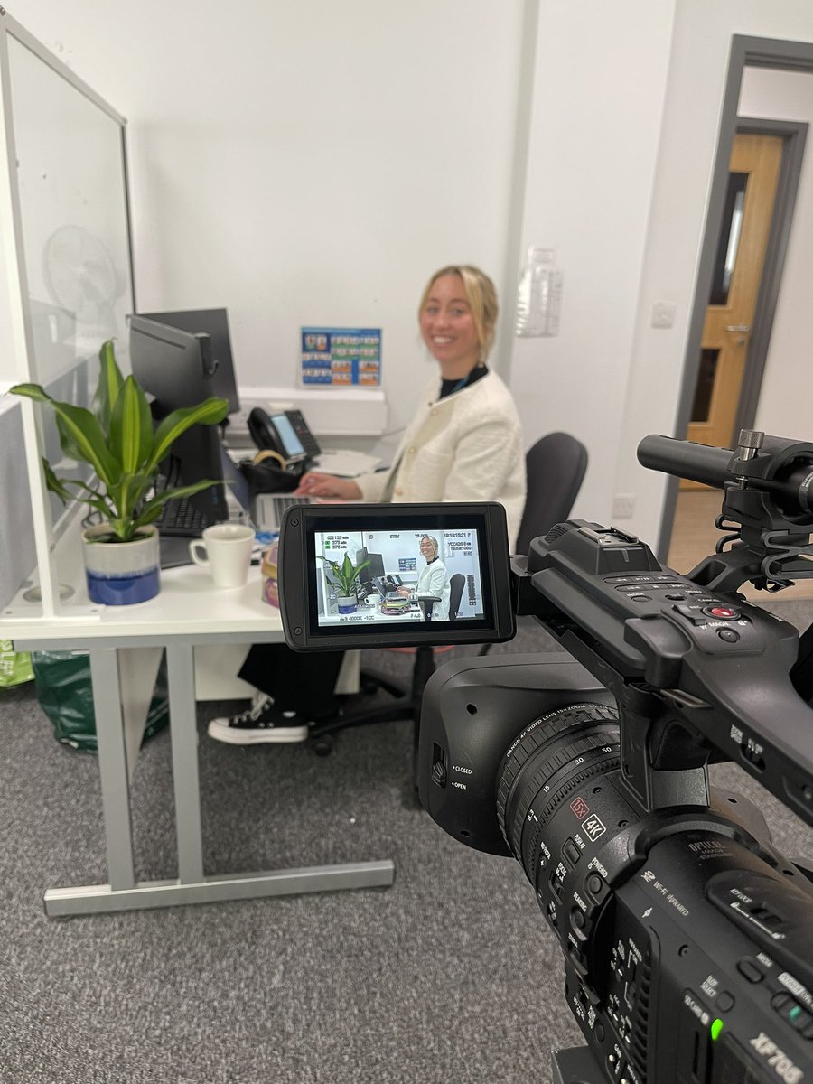 UHSxKaizen's tweet photo. 🎥 A new training video filmed this morning to help familiarise teams with the 8 types of waste.  Keep you eyes peeled in future training for our ⭐️ Dillie! #PFIS #wasteidentification https://t.co/6Fe4UX1uu6