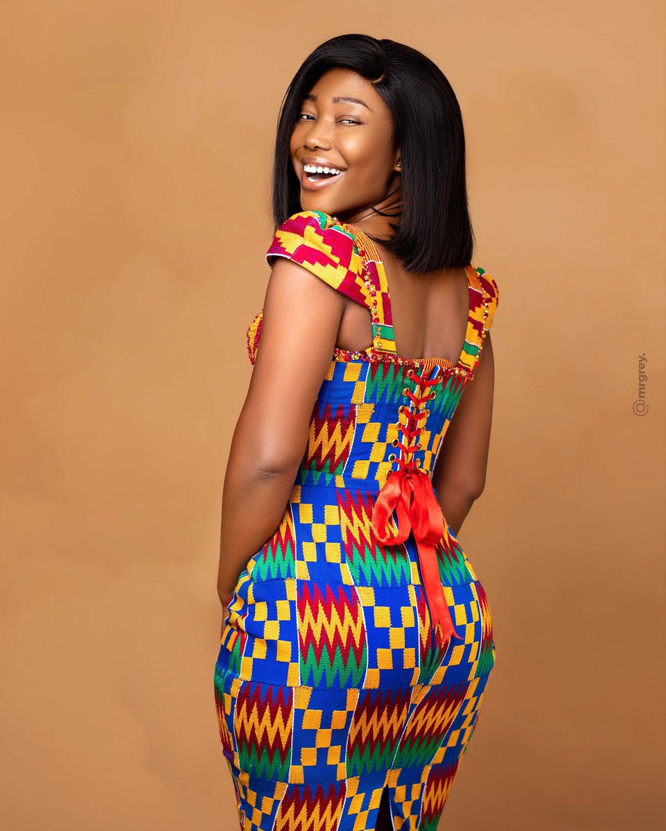 A smile is happiness you will find right under your nose 😃 . Smile wearing #gobakente