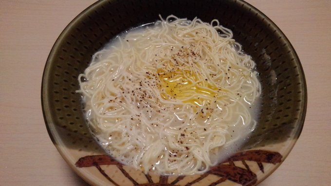 飯テロに屈服したホニ 