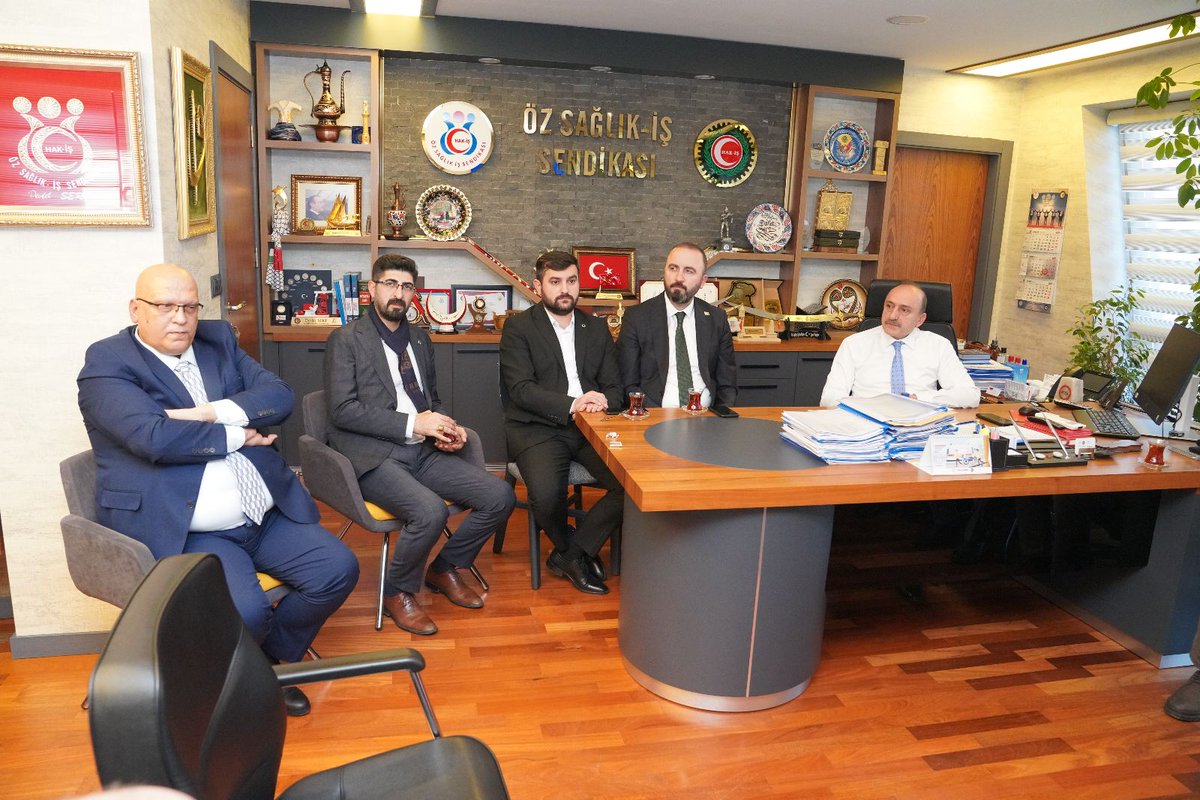 CERRAHPAŞA VE İSTANBUL TIP FAKÜLTELERİNDEKİ TEŞKİLATIMIZ GENEL BAŞKANIMIZI ZİYARET ETTİ

Detaylar ⬇️
ozsaglikis.org/2023/01/20/cer…