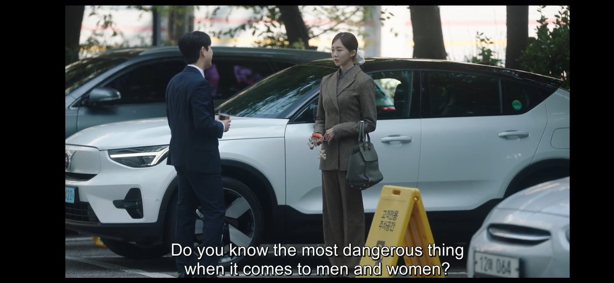 lovesJtbcdrama's tweet photo. What i love about this episode is that finally someone is finally speaking reality to Park Mi-Gyeong and i hope she will finally wake up to it🥲❤️ thanks Gyeong pil
#TheInterestsOfLove #TheInterestsOfLoveEp9 #YooYeonSeok #KeumSaerok #MunKaYoung #사랑의이해 #문가영 #유연석 https://t.co/sLZ3FDlnpc