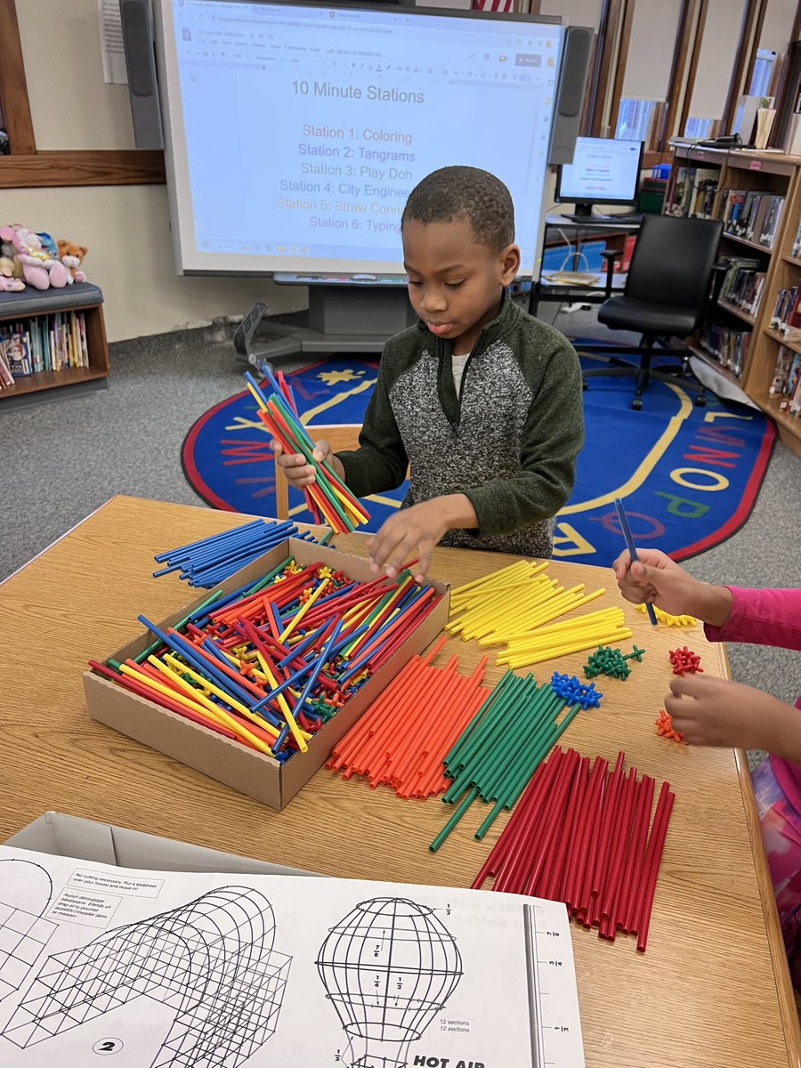 LibEricksen's tweet image. Station time in the library today!! 🤩#librariesrock #creativeminds #funfriday @HammondTerrilyn @RCSDsch5 @NYBookDr